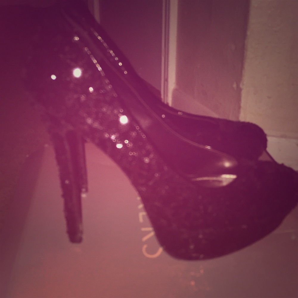 My standard baker black heels with glitter ✨.